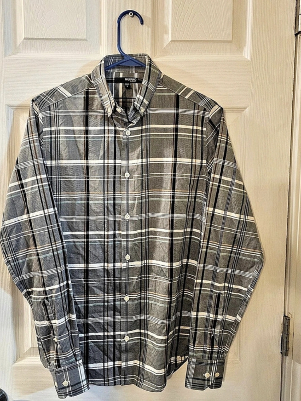 Murano Slim Fit Plaid Button Down in Gray & Black Small Like New